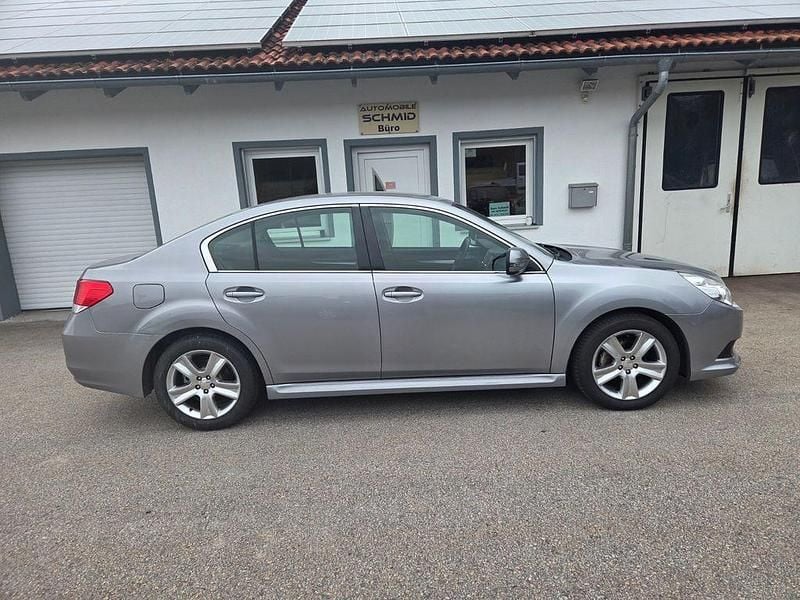 Gebraucht Subaru Legacy Trend 150 PS (110 kW) 2010 Silber Limousine