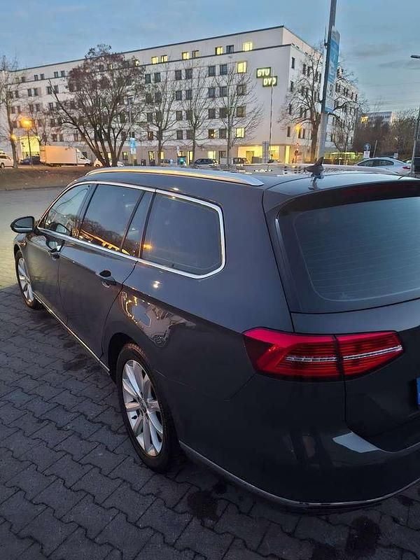 Gebraucht VW Passat Highline 190 PS (139 kW) 2015 Grau Kombi