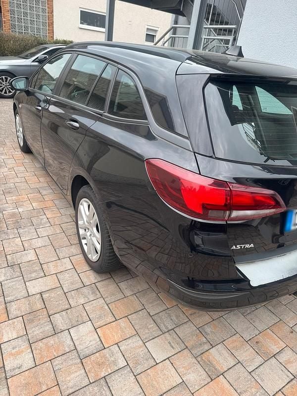 Second-hand Opel Astra 105 CP (77 kW) 2017 Negru Break