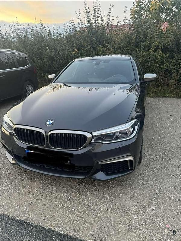 Gebraucht BMW M550 530 PS (389 kW) 2020 Grau Limousine