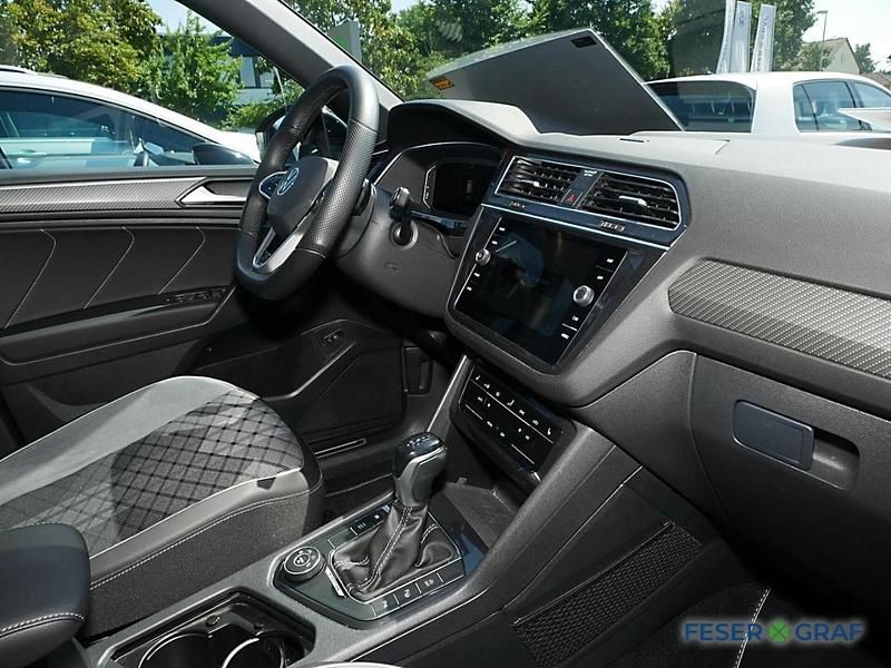 Gebraucht VW Tiguan Allspace R-line 190 PS (139 kW) 2022 Deep black perleffekt SUV