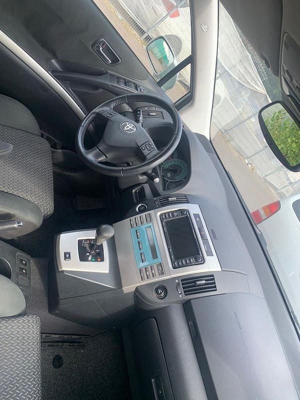 Gebraucht Toyota Corolla Verso 129 PS (94 kW) 2007 Silber Van / Kleinbus