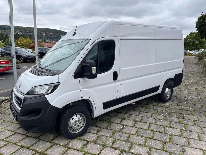 Weiss icy Gebraucht 2024 Peugeot Boxer Van | 29.999 € (Fairer Preis) - Bild 1/4
