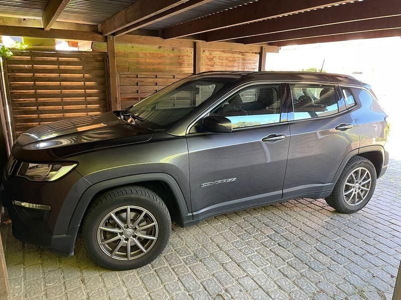Grau Gebraucht 2019 Jeep Compass Longitude SUV | 14.300 € (Superpreis) - Bild 1/4