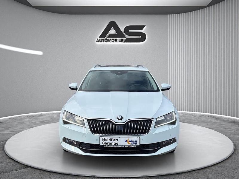 Gebraucht Skoda Superb Style 190 PS (139 kW) 2016 Weiß Kombi