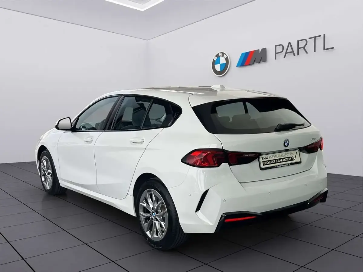 Gebraucht BMW 120 Sport Line 170 PS (125 kW) 2025 Alpinweiß uni Kleinwagen