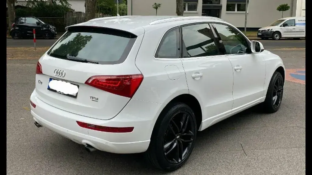 Używany Audi Q5 211 KM (155 kW) 2011 Biały SUV