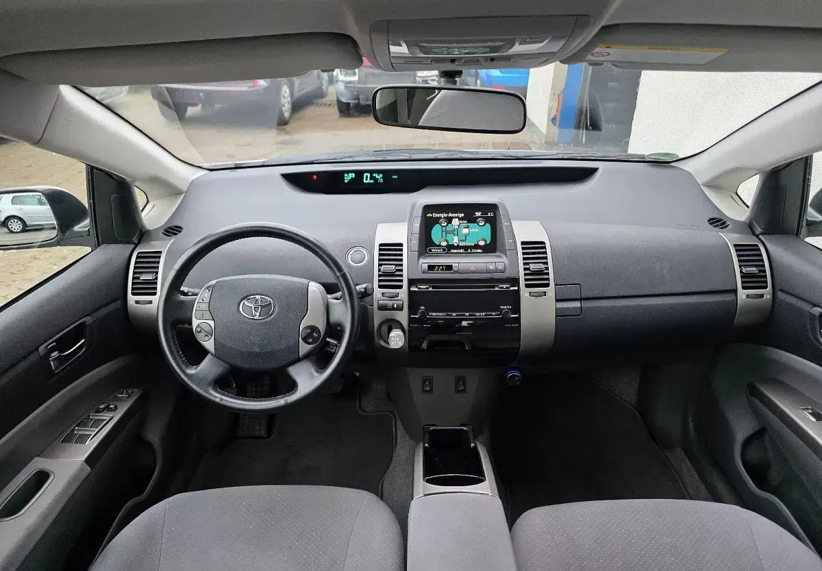Używany Toyota Prius Sol 77 KM (56 kW) 2008 Srebrny Sedan/Limuzyna