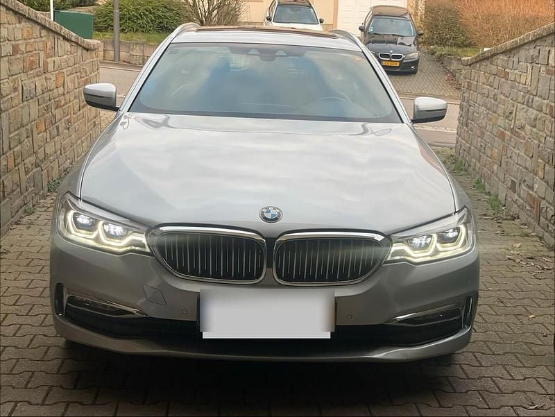 Silber Gebraucht 2017 BMW 525 Luxury Line Kombi | 17.200 € (Guter Preis) - Bild 1/4