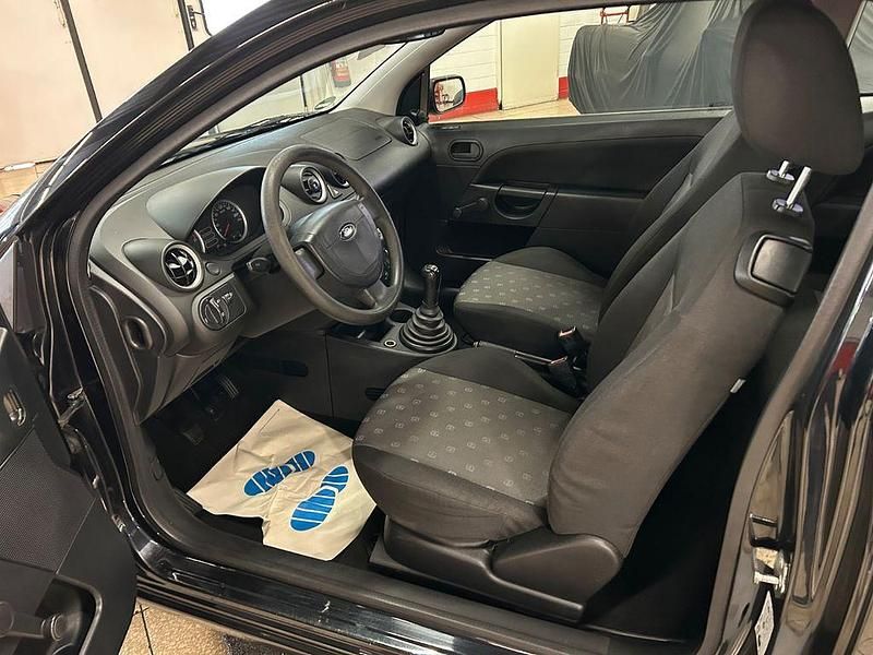 Gebraucht Ford Fiesta Trend 80 PS (58 kW) 2005 Schwarz Kleinwagen