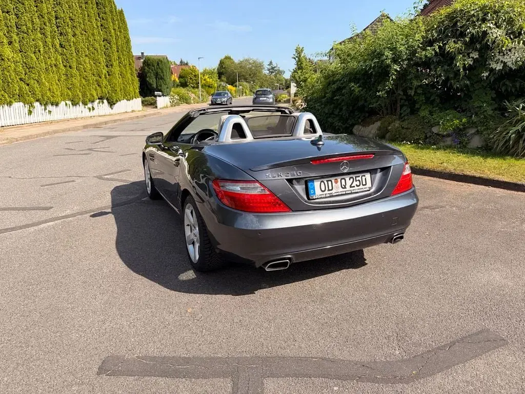 Gebraucht Mercedes SLK250 204 PS (150 kW) 2012 Grau Cabrio