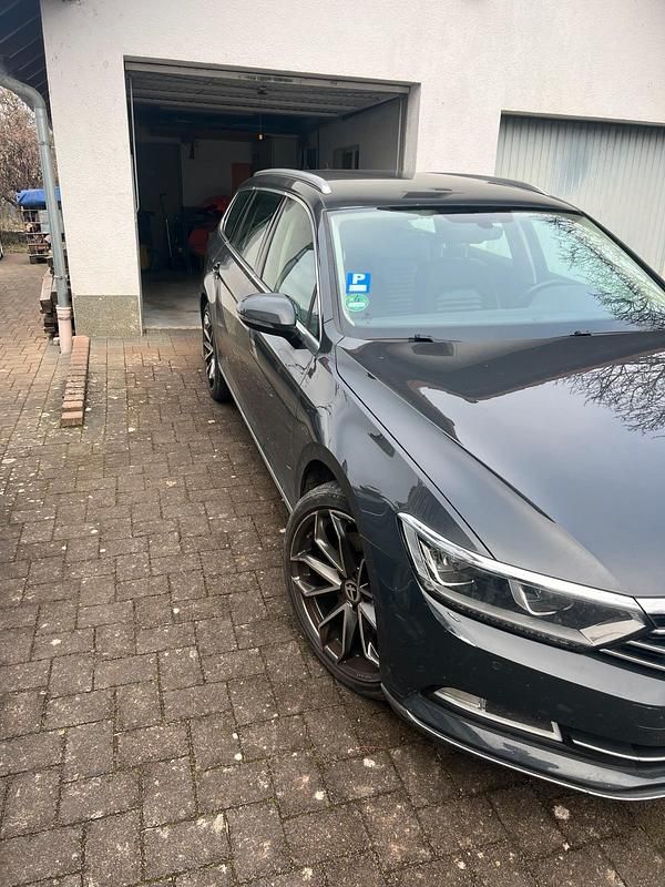 Gebraucht VW Passat 239 PS (175 kW) 2015 Grau Kombi
