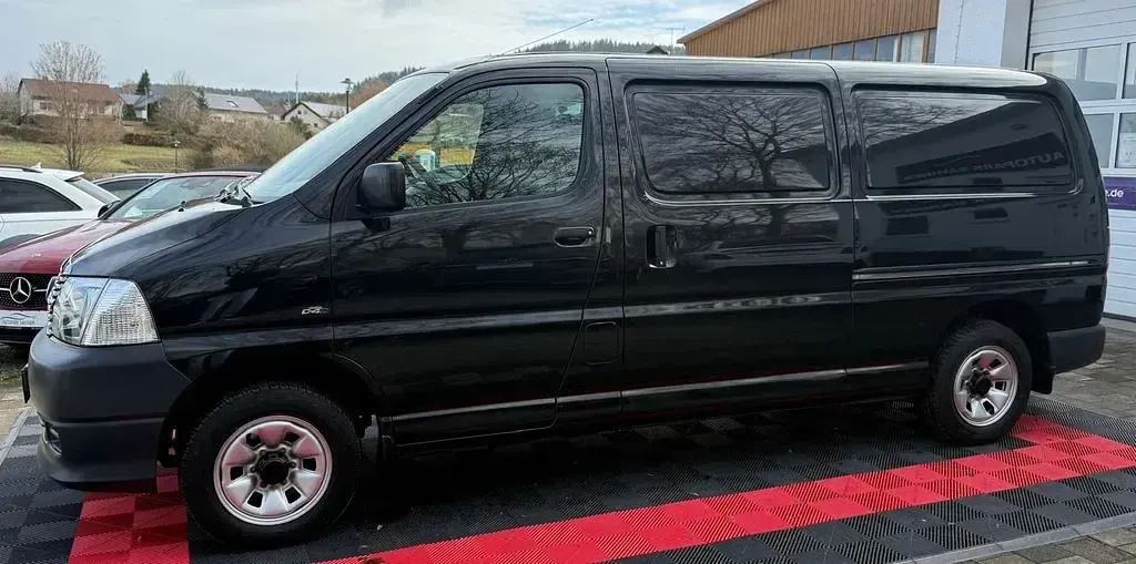 Gebraucht Toyota HiAce 117 PS (86 kW) 2009 Schwarz Van