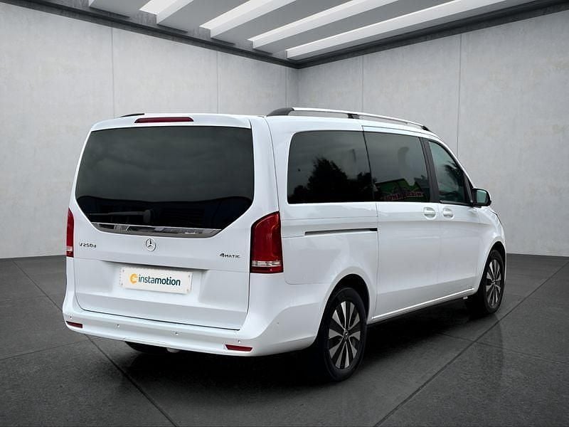 Gebraucht Mercedes V250 190 PS (139 kW) 2024 Weiß Van / Kleinbus