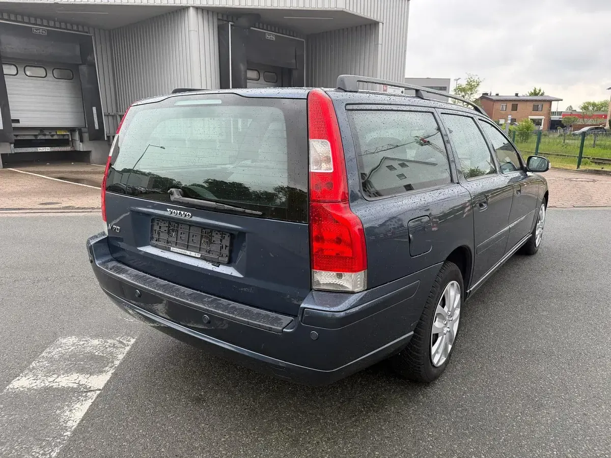 Gebraucht Volvo V70 163 PS (119 kW) 2006 Blau Kombi