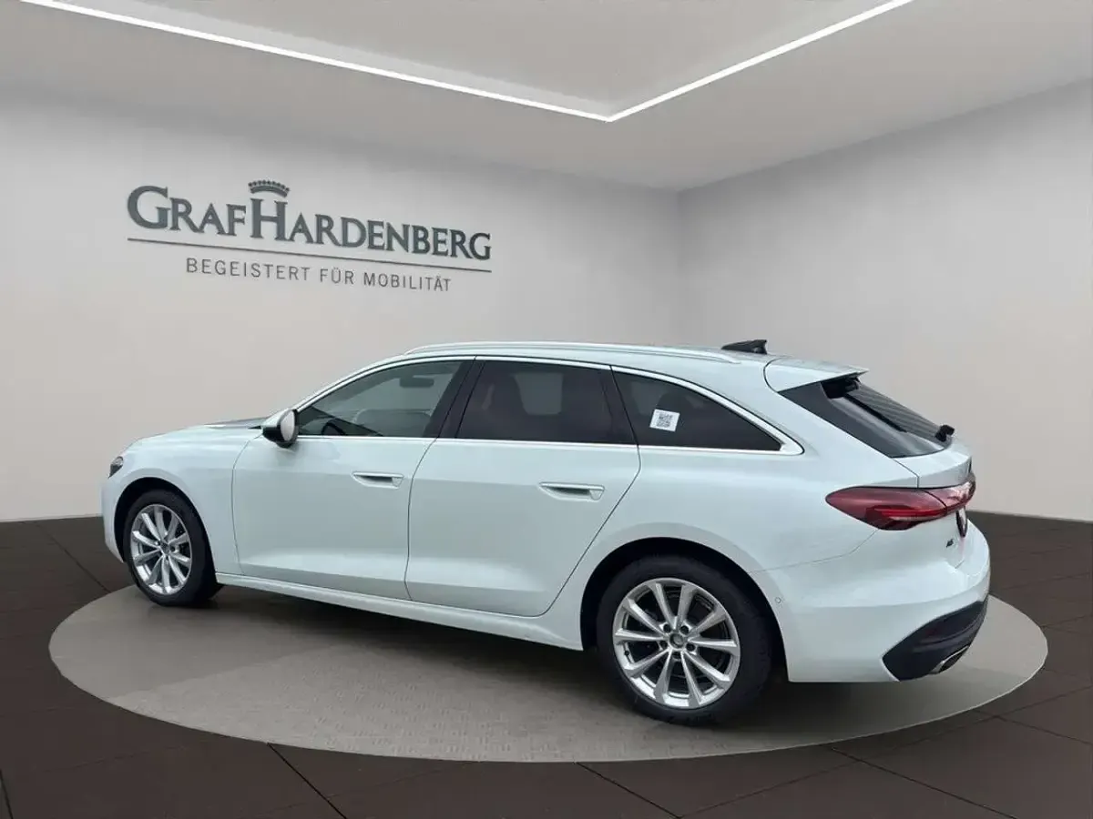 Gebraucht Audi A5 Ambiente 204 PS (150 kW) 2025 Gletscherweiß metallic Kombi