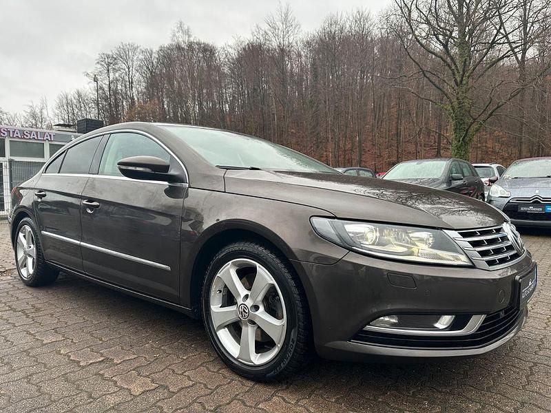Gebraucht VW Passat Basis 140 PS (102 kW) 2014 Schwarz Limousine