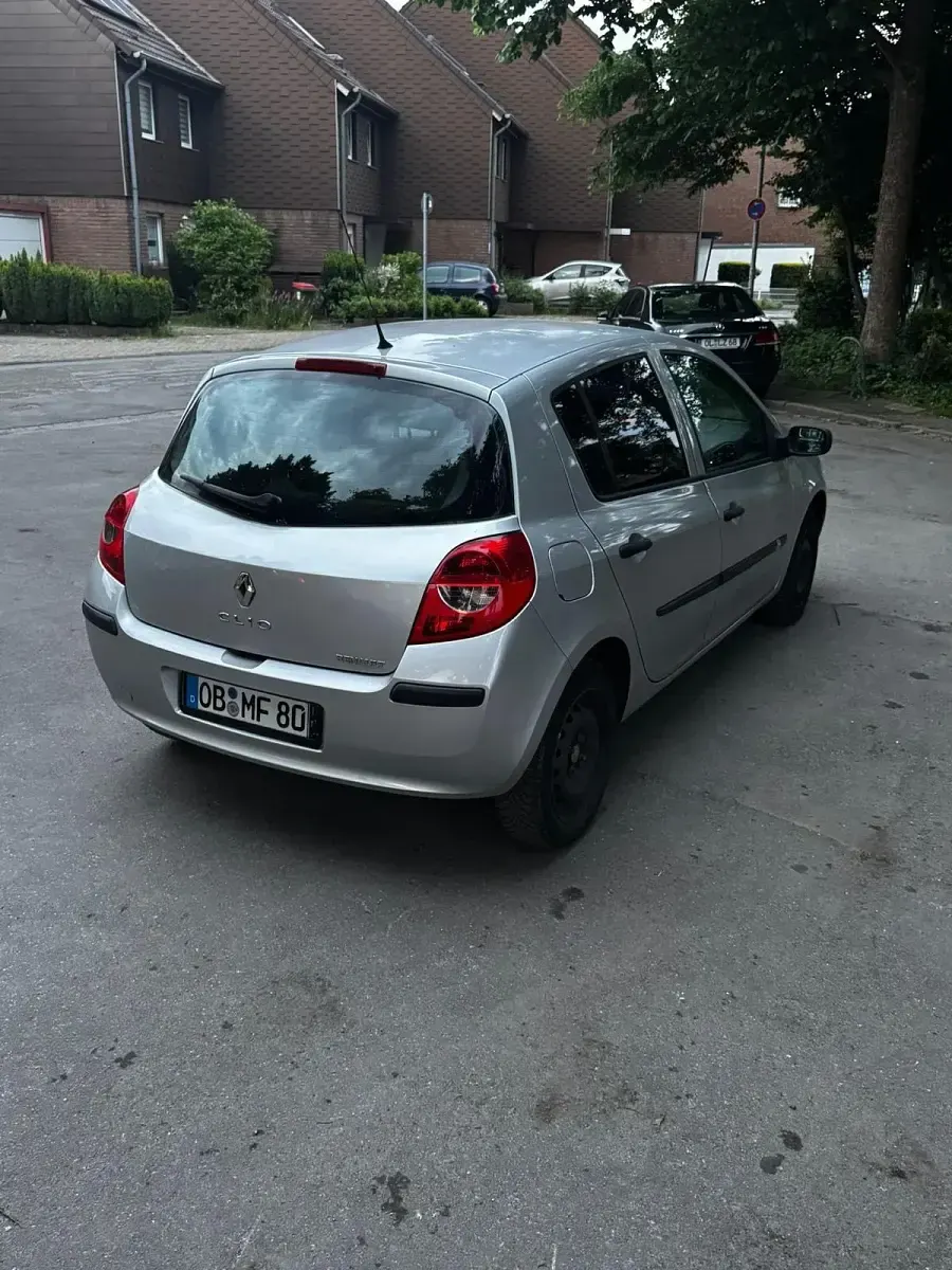 Brugt Renault Clio II 75 HK (55 kW) 2007 Sølv Hatchback