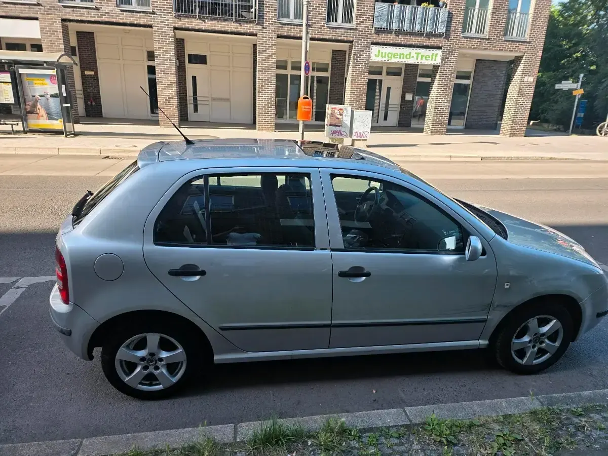 Gebraucht Skoda Fabia 75 PS (55 kW) 2003 Silber Kleinwagen