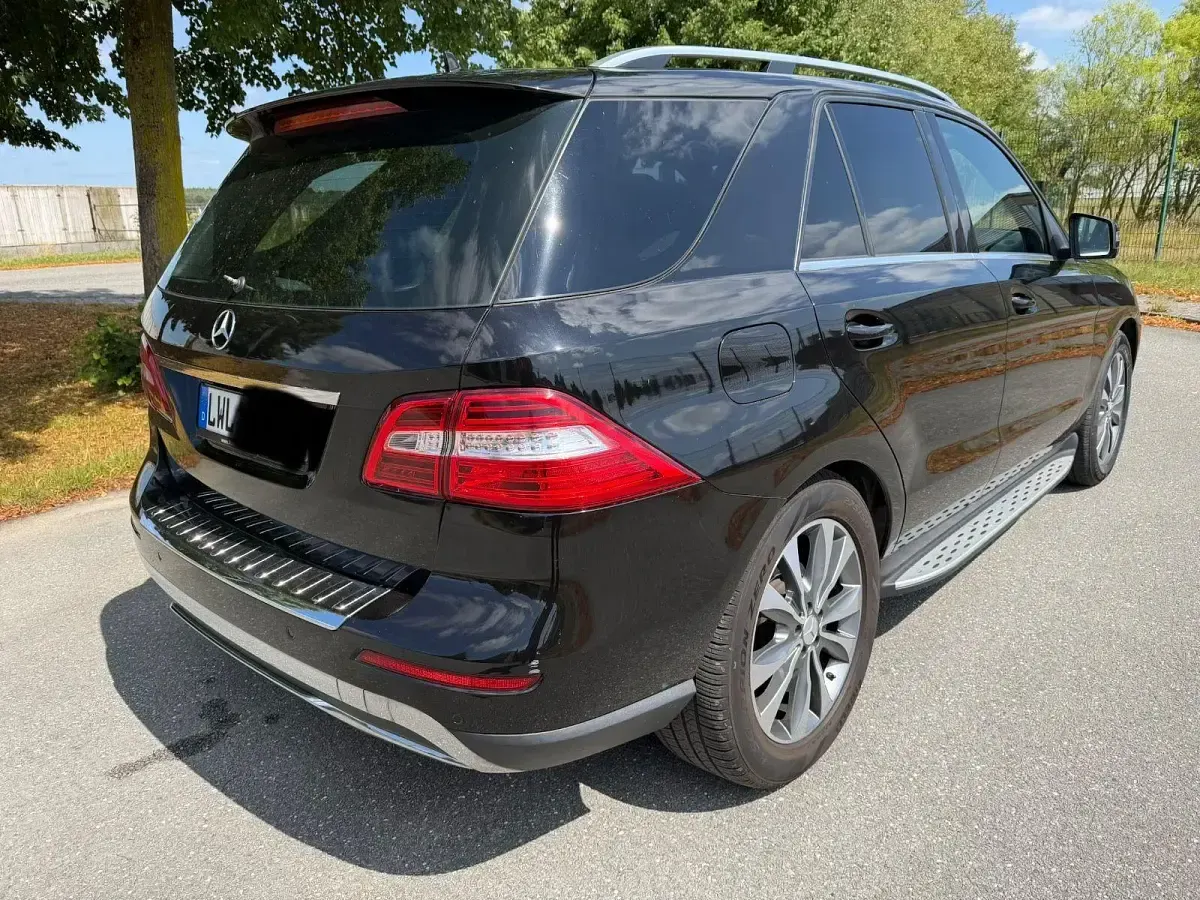 Gebraucht Mercedes ML350 258 PS (189 kW) 2012 Schwarz SUV