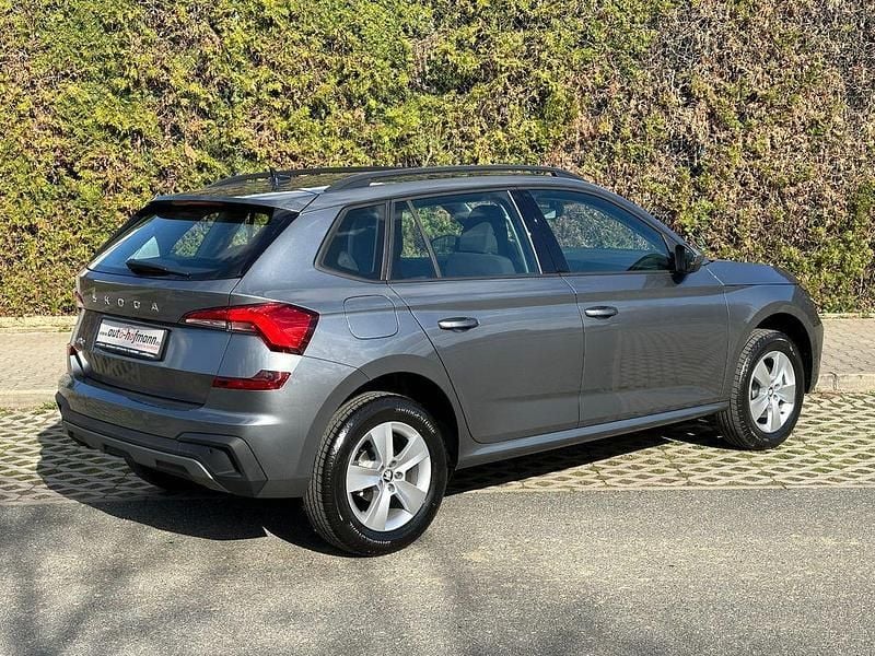 Neu Skoda 105 116 PS (85 kW) 2025 Grau Limousine