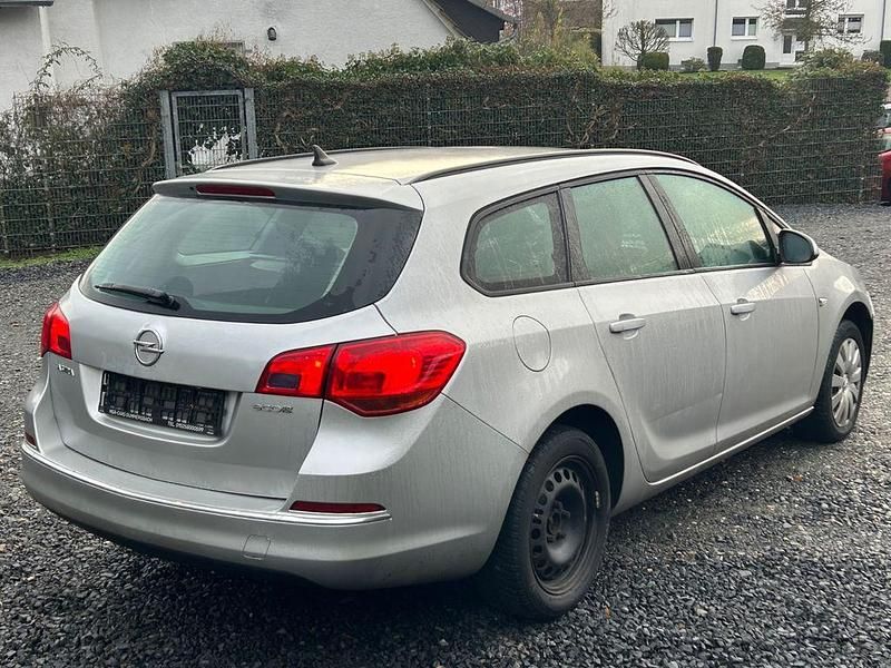 Gebraucht Opel Astra Selection 110 PS (80 kW) 2015 Silber Kombi