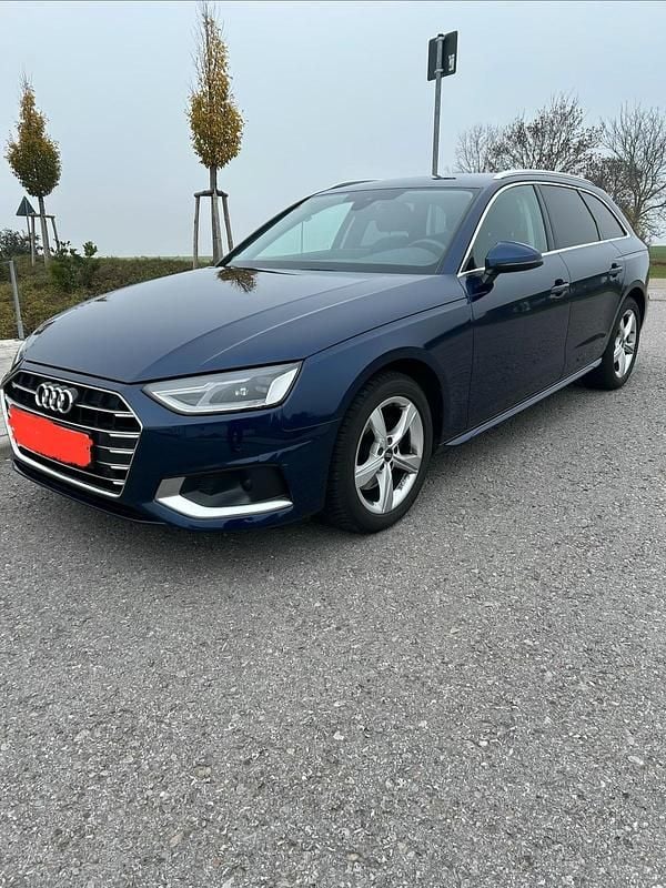 Blau Gebraucht 2022 Audi A4 Kombi | 24.500 € (Superpreis) - Bild 1/4