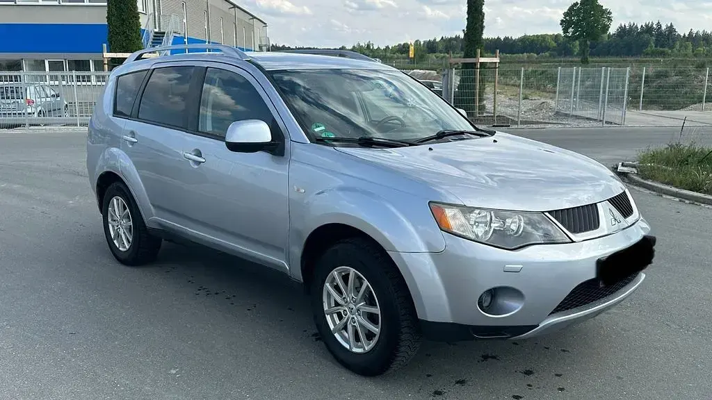 Używany Mitsubishi Outlander Intense 170 KM (125 kW) 2008 Srebrny SUV