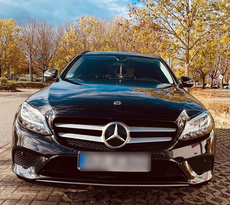 Schwarz Gebraucht 2020 Mercedes C200 Kombi | 15.990 € (Superpreis) - Bild 1/4