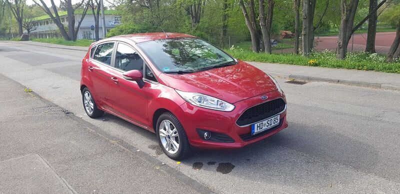 Rot Gebraucht 2016 Ford Fiesta SYNC Edition Kleinwagen | 7.950 € (Fairer Preis) - Bild 1/4