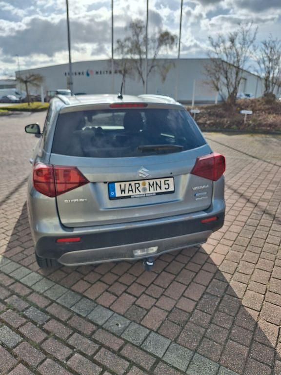 Gebraucht Suzuki Vitara Comfort+ 129 PS (94 kW) 2020 Grau SUV
