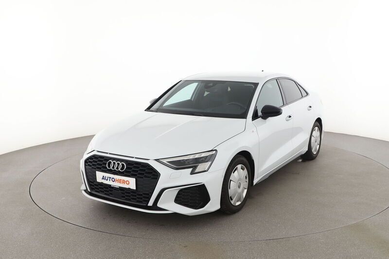 Weiß Gebraucht 2021 Audi A3 S-Line Limousine | 28.160 € (Etwas zu teuer) - Bild 1/4