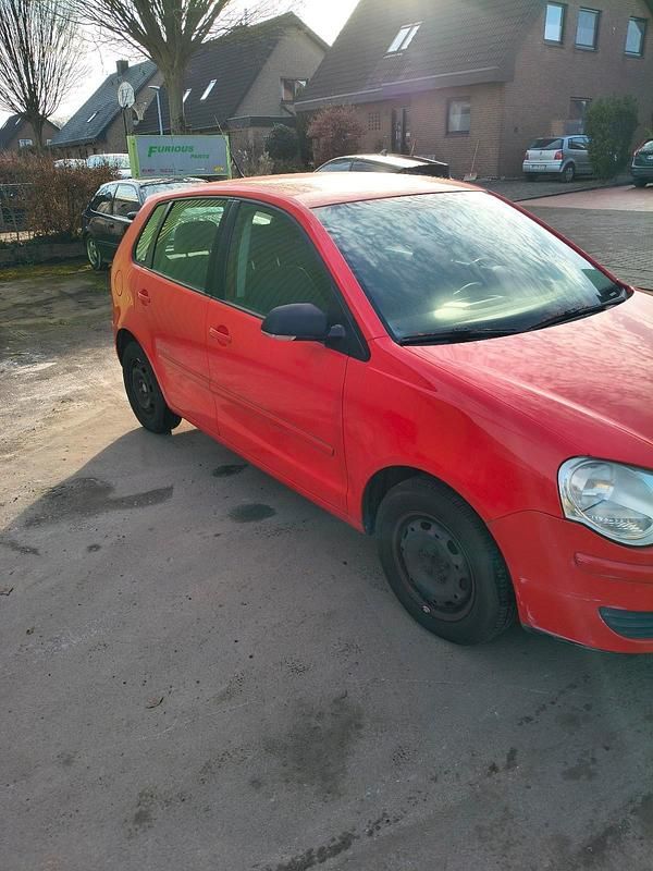Rot Gebraucht 2008 VW Polo Limousine | 1.100 € (Superpreis) - Bild 1/4