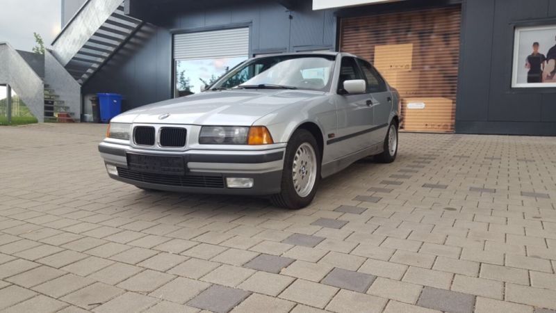 Grau Gebraucht 1996 BMW 328 M Sport Limousine | 10.290 € (Guter Preis) - Bild 1/4