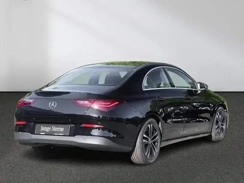 Gebraucht Mercedes CLA200 163 PS (119 kW) 2025 Unilack nachtschwarz Coupé