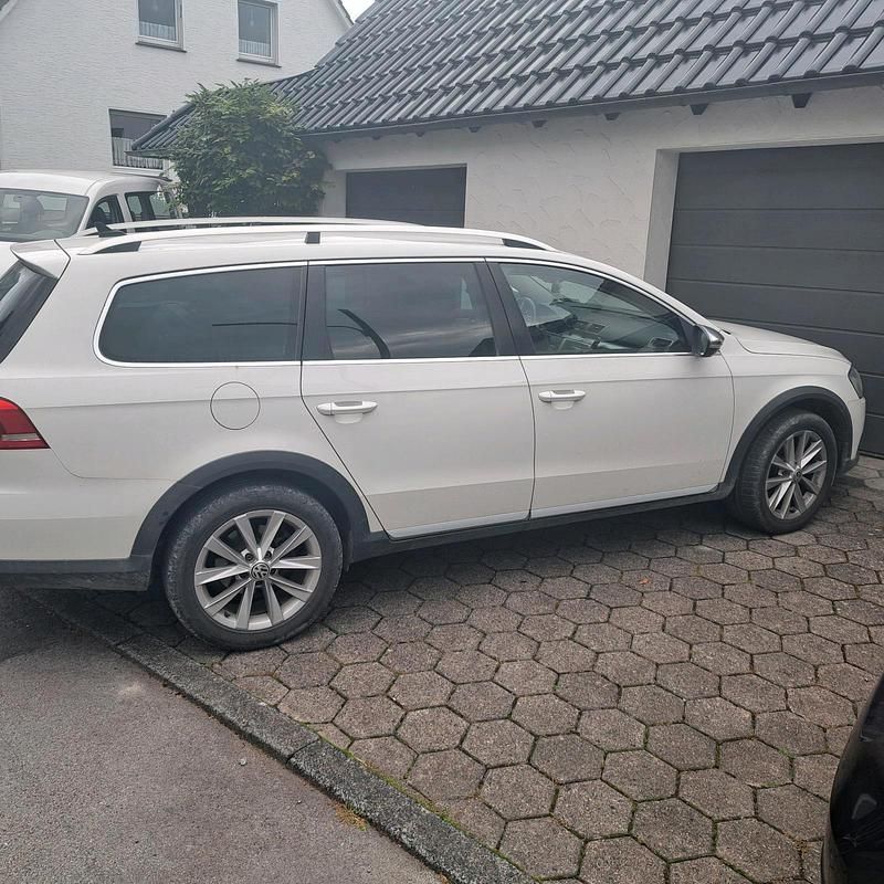 Weiß Gebraucht 2014 VW Passat Alltrack Kombi | 9.200 € (Fairer Preis) - Bild 1/4