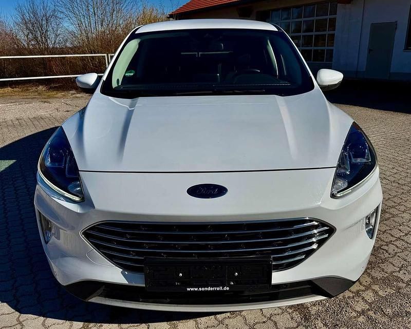 Gebraucht Ford Kuga Titanium 120 PS (88 kW) 2020 Weiß SUV