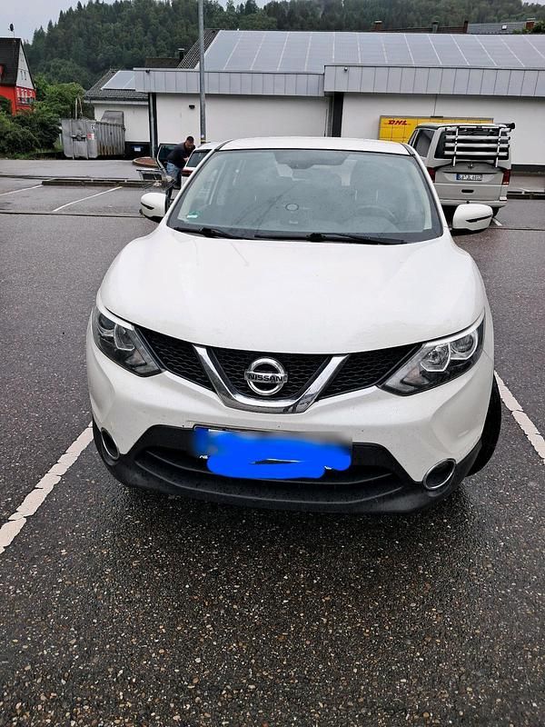 Weiß Gebraucht 2015 Nissan Qashqai SUV | 9.000 € (Fairer Preis) - Bild 1/4