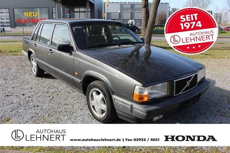 Gebraucht Volvo 740 116 PS (85 kW) 1990 Schwarz (metallic) Limousine