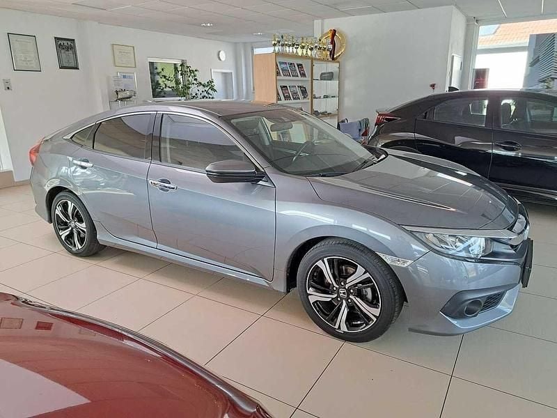 Gebraucht Honda Civic Elegance 182 PS (133 kW) 2018 Meteorite grey metallic Limousine