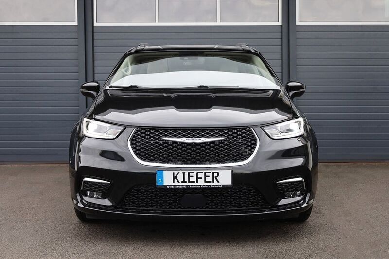 Gebraucht Chrysler Pacifica 287 PS (211 kW) 2021 Brilliant black crystal pear SUV