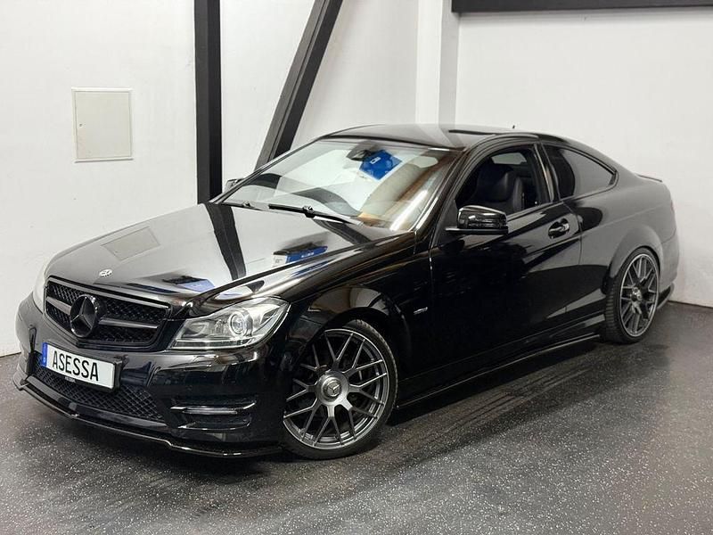Schwarz Gebraucht 2012 Mercedes C250 AMG line Coupé | 14.999 € (Fairer Preis) - Bild 1/4