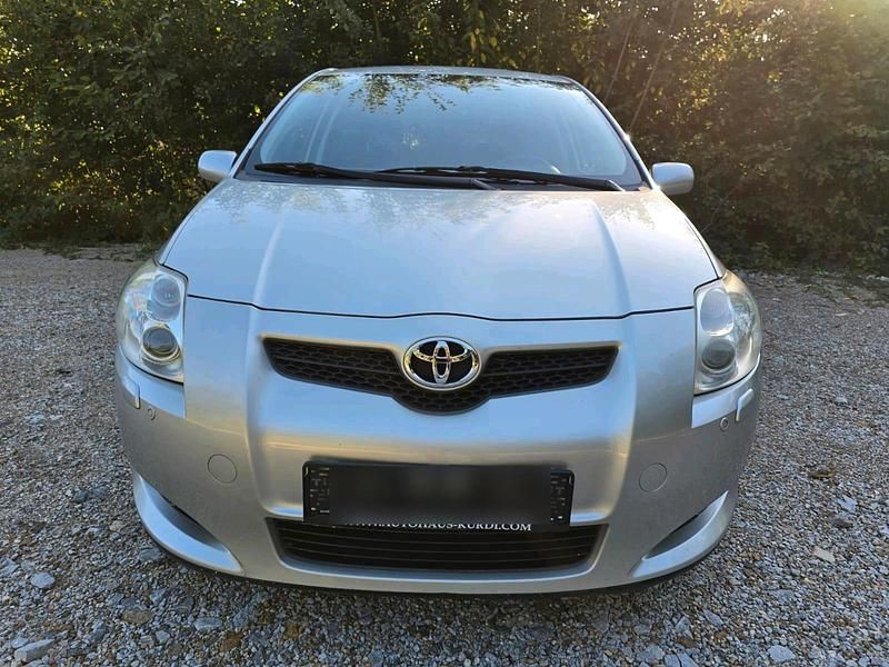 Grau Gebraucht 2007 Toyota Auris Kleinwagen | 4.999 € (Fairer Preis) - Bild 1/4