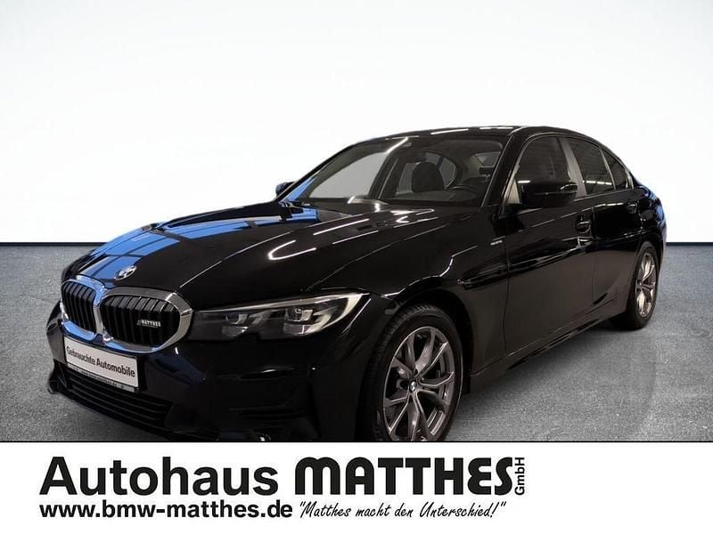 Gebraucht BMW 318 Advantage 150 PS (110 kW) 2022 Schwarz Limousine