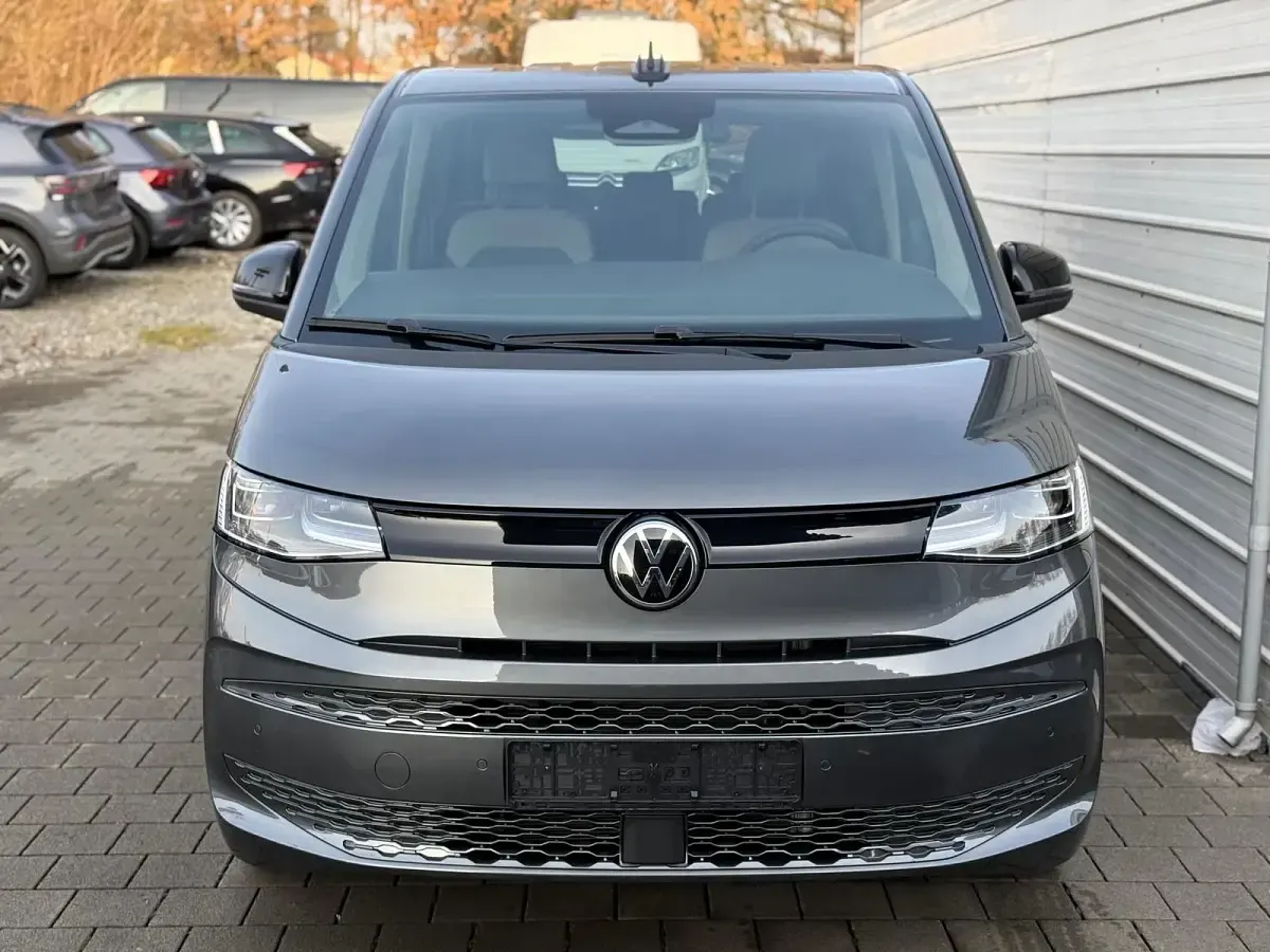 Neu VW Multivan 150 PS (110 kW) 2026 Indiumgrau metallic Van / Kleinbus