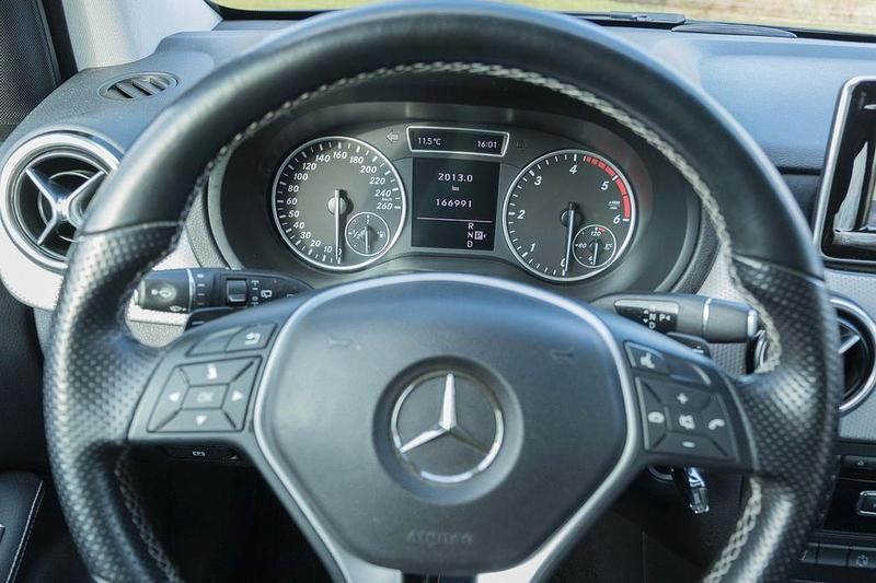 Gebraucht Mercedes B180 109 PS (80 kW) 2013 Van / Kleinbus