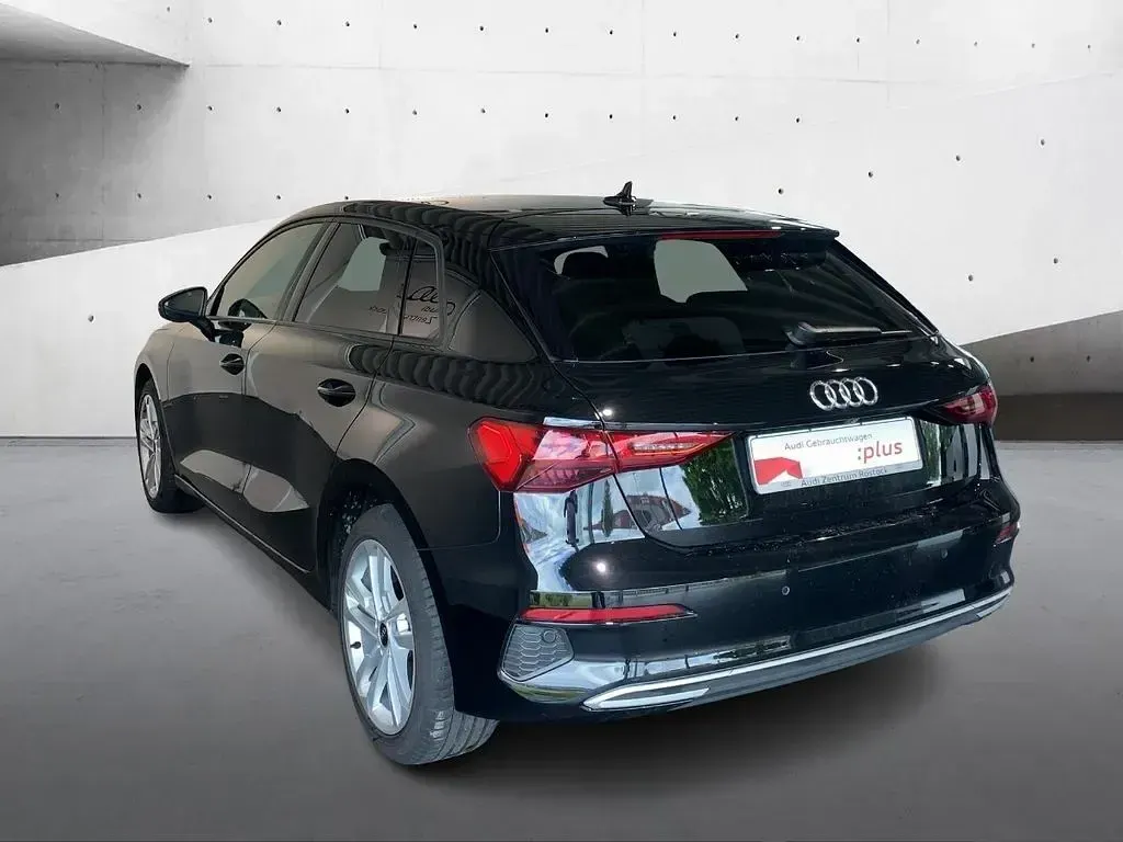 Gebraucht Audi A3 Advanced Plus 150 PS (110 kW) 2023 Brillantschwarz Limousine