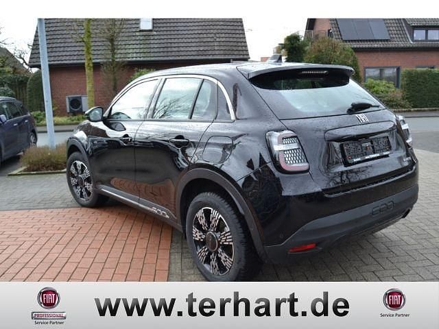 Gebraucht Fiat 600 Basis 101 PS (74 kW) 2024 Schwarz SUV