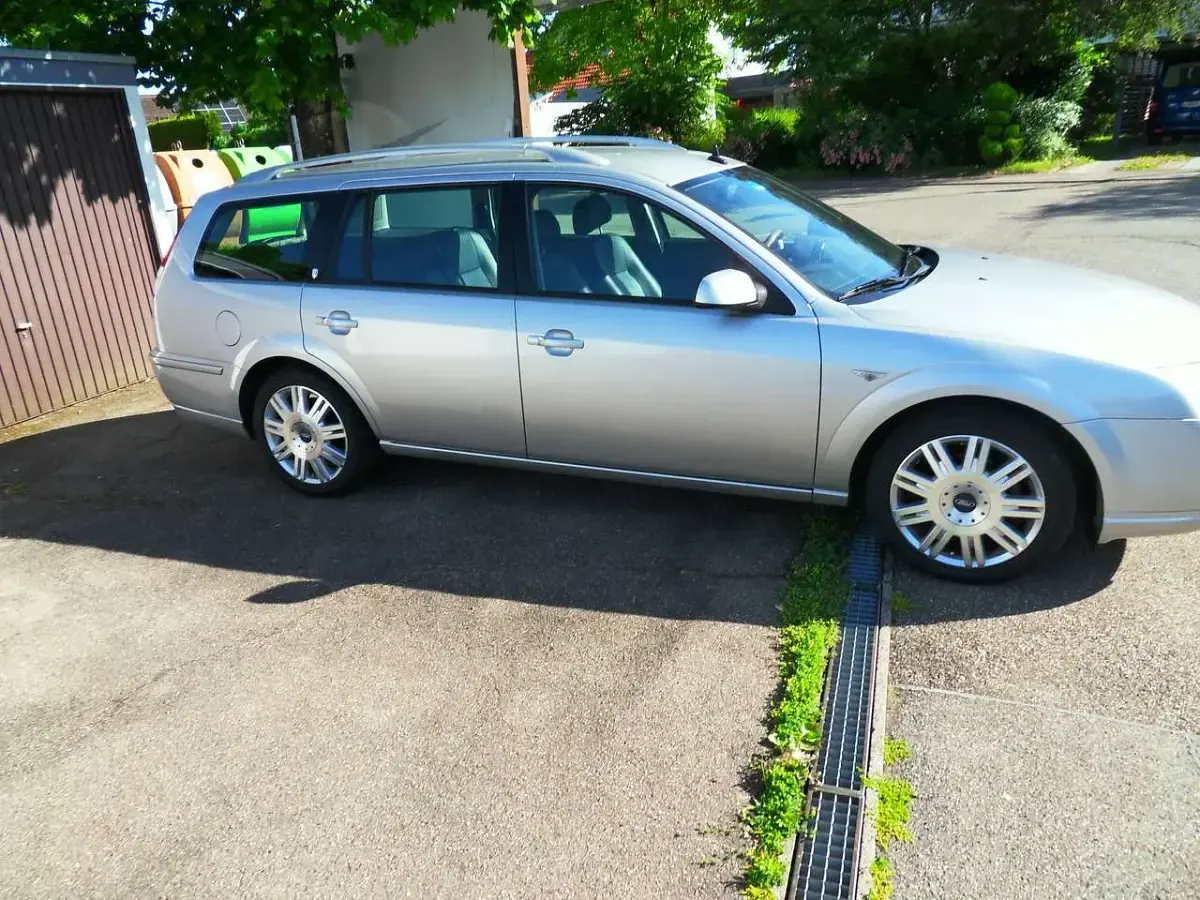 Gebraucht Ford Mondeo Titanium X 131 PS (96 kW) 2007 Grau Kombi