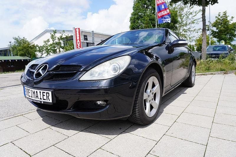 Schwarz Gebraucht 2005 Mercedes SLK200 Cabrio | 7.850 € (Guter Preis) - Bild 1/4